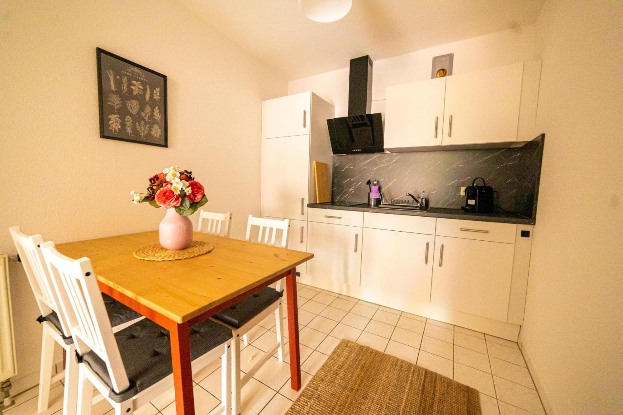 Fullhouse - Eisenach - K70 Apartments - Elevator - Balcony - Smarttv Buitenkant foto