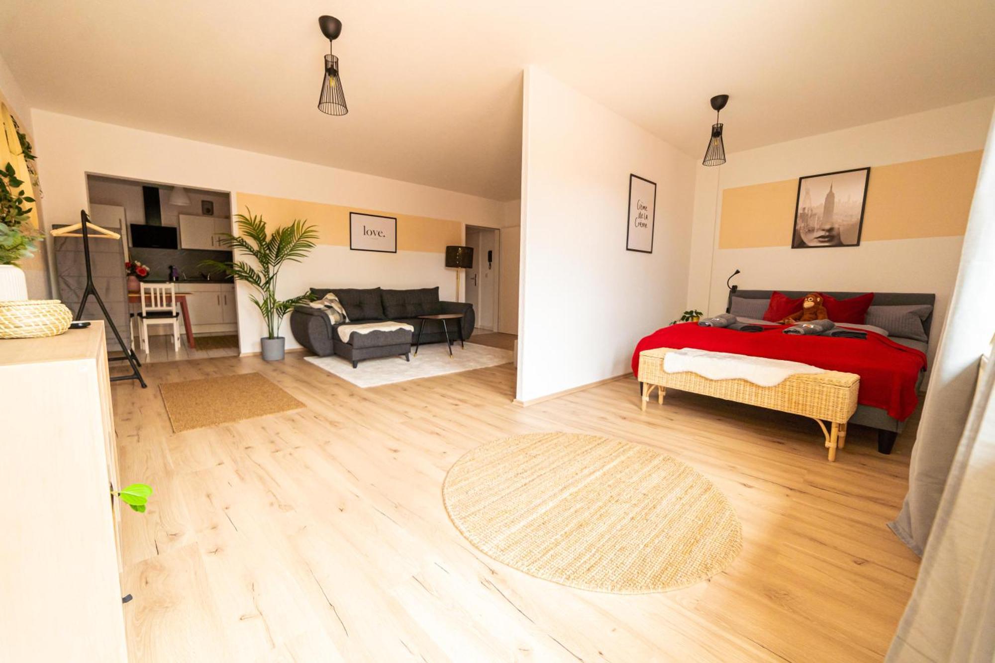 Fullhouse - Eisenach - K70 Apartments - Elevator - Balcony - Smarttv Buitenkant foto